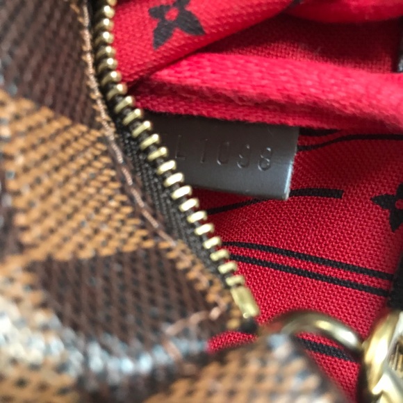 ❌SOLD❌
Mini Pochette Accessoires Trunks DE - Picture 5 of 6